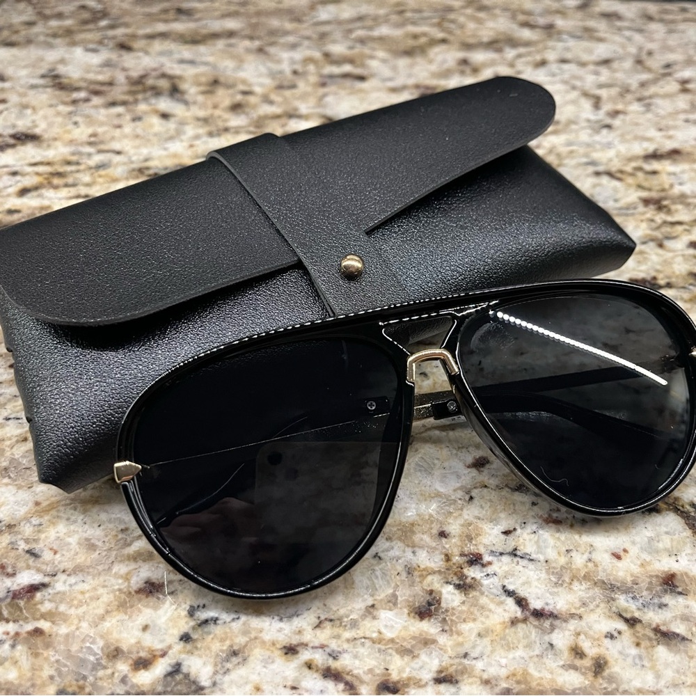 Blake Hampton Black Aviator Sunglasses with Case
